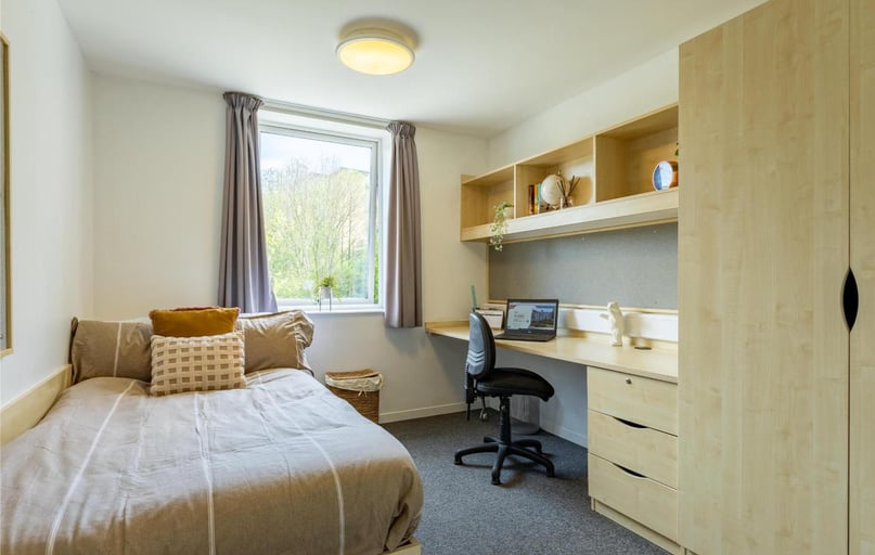 De Walden Way, City Centre, Bradford - Image 1